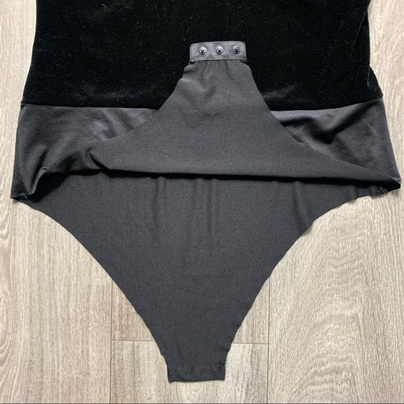 💥CLEARANCE SALE!!!⚡️ ZARA Black Velvet Body Suit NWOT. Sz XS - Picture 4 of 7